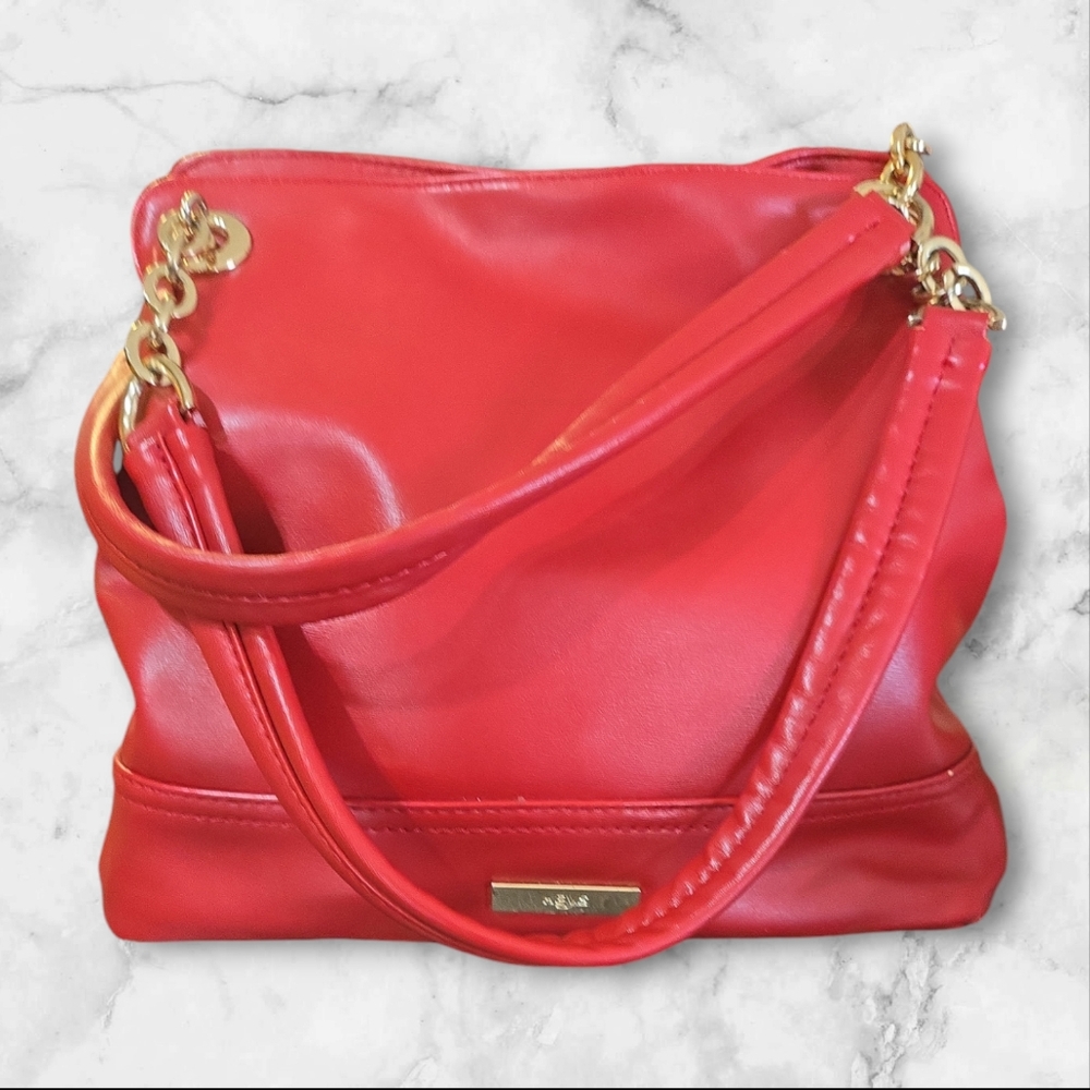 HEYS red purse with hold chain detail
